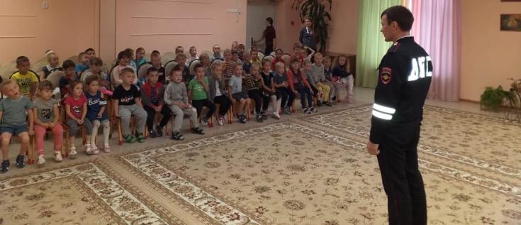 Массовые уроки дорожной безопасности прошли в елабужских детских садах