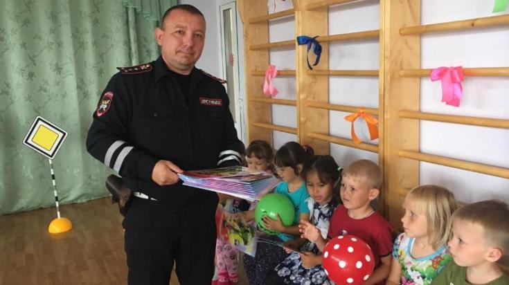 Сотрудники Черемшанского ГИБДД провели ликбез в детских садах