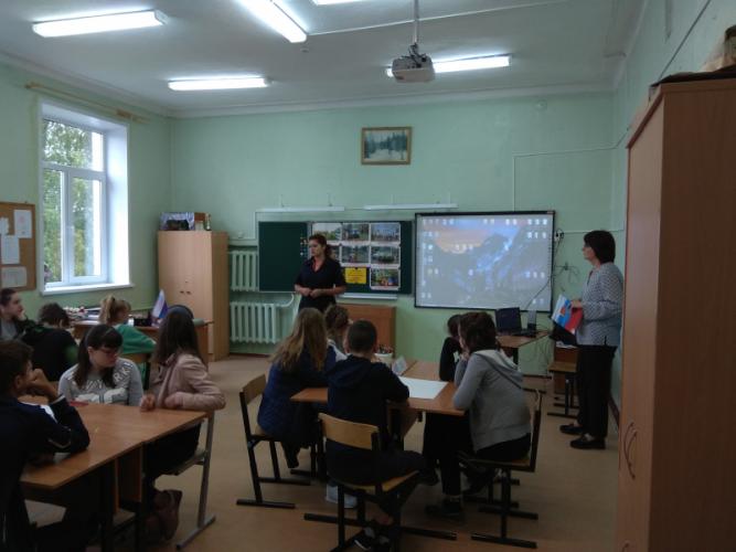 В Тверской области автоинспекторы провели для детей интерактивную игру по Правилам дорожного движения