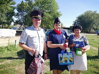 Ставропольские автоинспекторы участвуют в акции «Собери ребенка в школу»