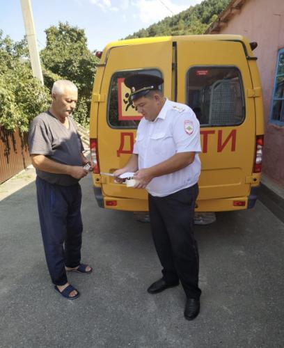 Продолжаются проверки школьных автобусов полицейскими к началу учебного года