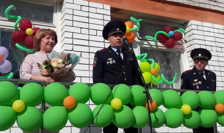 В Татарстане сотрудники ГИБДД приняли участие в торжественных линейках, посвященные Дню знаний