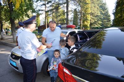 Утренние инструктажи для родителей, подвозящих детей в школу, стартовали в Кабардино-Балкарии