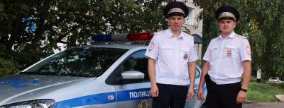 В Красноярском крае автоинспекторы помогли заблудившейся женщине выйти из леса