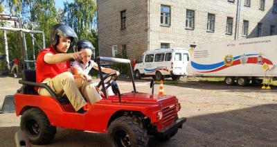 В Кирове на базе регионального центра патриотического воспитания начал работать мобильный комплекс по изучению ПДД