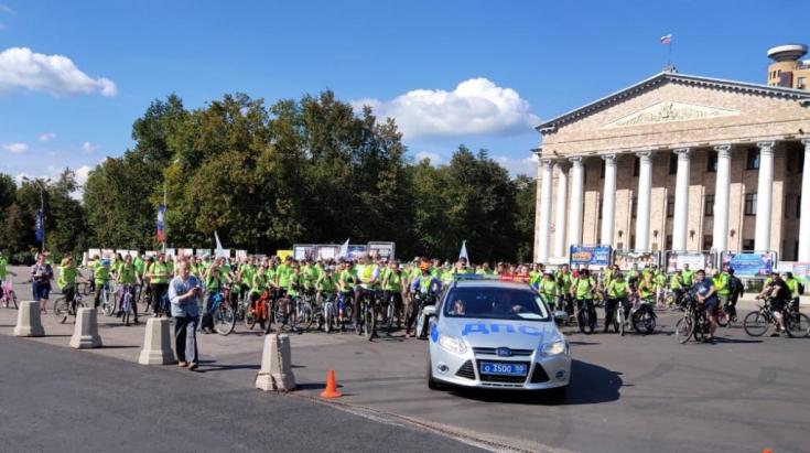 В Московской области участникам массового велопробега автоинспекторы напомнили о дорожной безопасности