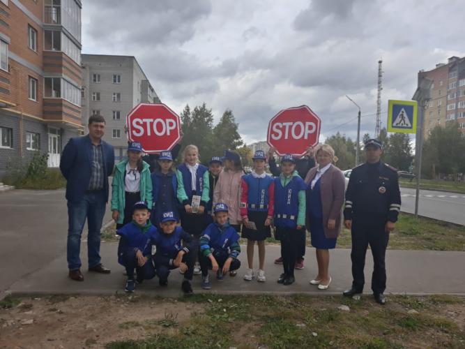 В Татарстане активисты «Отцовского патруля» провели акцию по профилактике ДТП с участием детей