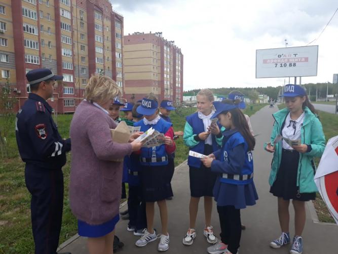 В Татарстане активисты «Отцовского патруля» провели акцию по профилактике ДТП с участием детей