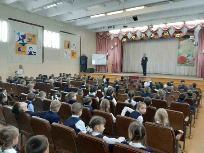 Сотрудники ГИБДД провели профилактические мероприятие в школе № 10