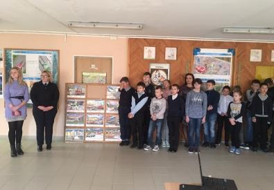 В городе Кола инспекторы ГИБДД провели урок безопасности для учащихся коррекционной школы