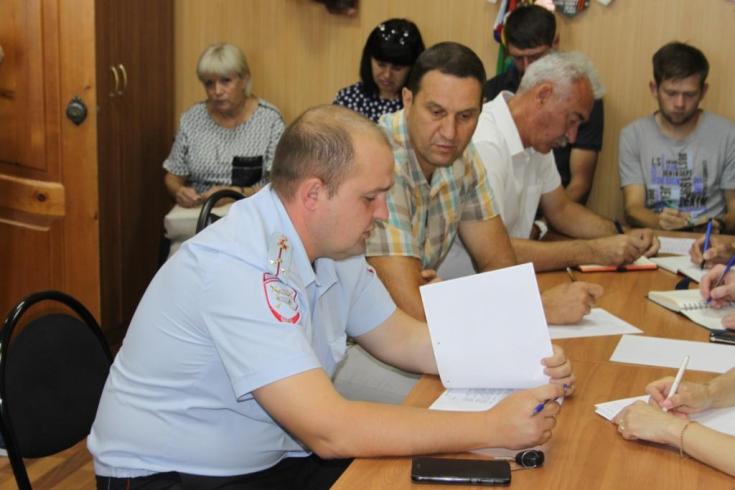Белгородские автоинспекторы проинструктировали руководителей спортклубов по безопасной перевозке организованных групп детей