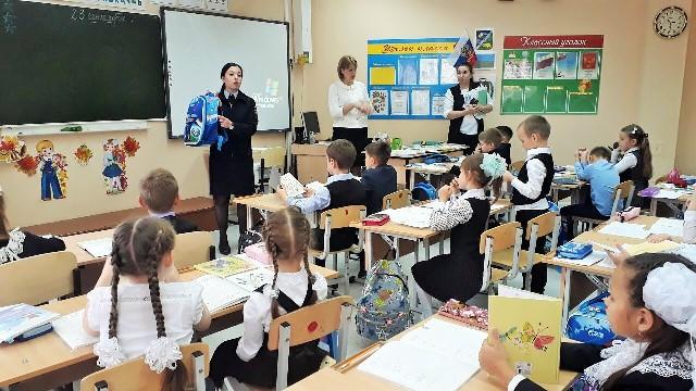 Представители Росгвардии и МЧС провели совместное мероприятие с Госавтоинспекторами Югры в рамках Недели безопасности