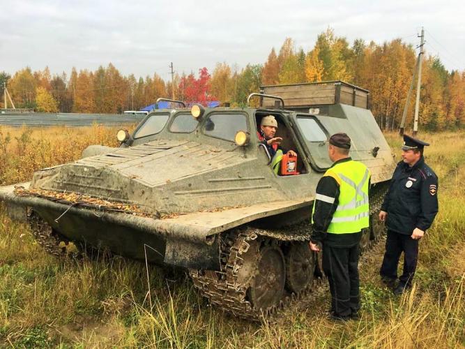 В Югре Госавтоинспекторы проверили юридический транспорт