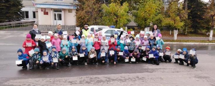 В Нижегородской области ковернинские сотрудники ОГИБДД провели профилактическое мероприятие «Шагающий автобус»