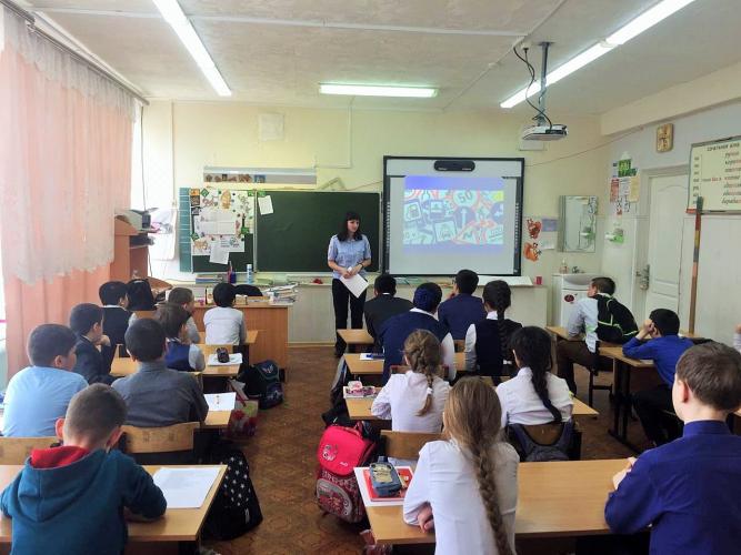 Сотрудники Госавтоинспекции в Югре проводят беседы со школьниками и их родителями