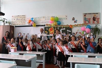 ЗАСЛУЖЕННЫЕ НАГРАДЫ НАШЛИ СВОИХ ГЕРОЕВ В ДЕНЬ ЗНАНИЙ