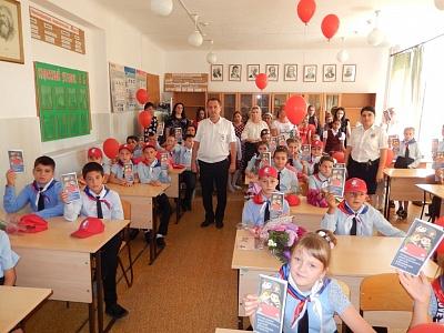 НОВЫЙ УЧЕБНЫЙ ГОД ДЛЯ ШКОЛЬНИКОВ КАБАРДИНО-БАЛКАРИИ НАЧАЛСЯ С УРОКА ДОРОЖНОЙ БЕЗОПАСНОСТИ