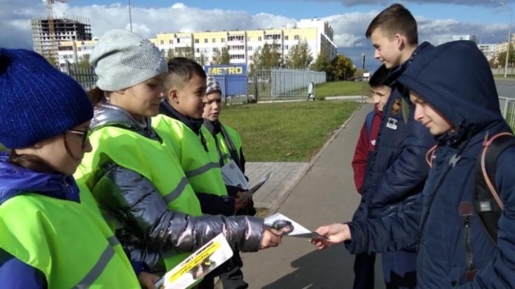 В Татарстане световозвращающий патруль ЮИД «оживил» пешеходные переходы с помощью ярких плакатов
