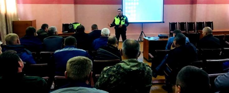 Белгородские автоинспекторы проинструктировали перевозчиков транспортных компаний по дорожной безопасности