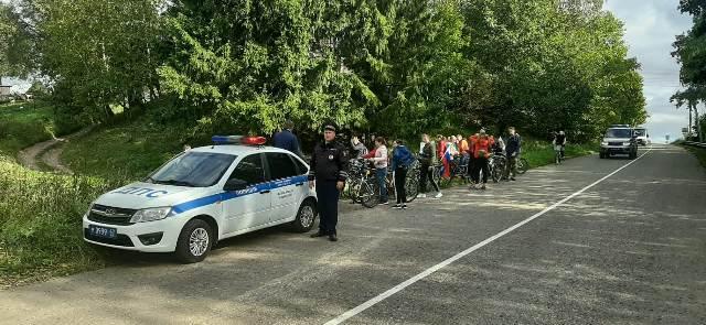 Дорожные полицейские Руднянского района проводят профилактические беседы с юными велосипедистами