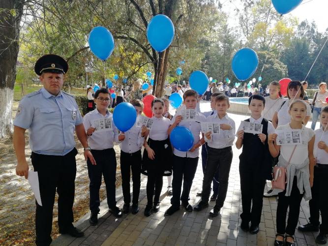 Экспресс-тренинги дорожной безопасности для детей проводят волонтеры Кабардино-Балкарии в парках и скверах