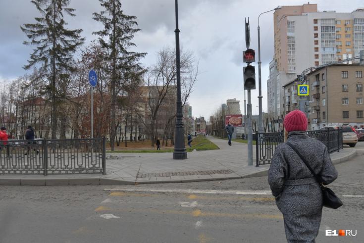 Не переходите дорогу на мигающий зелёный