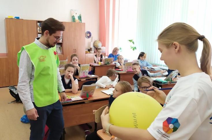 Железногорские школьники приняли участие в акции «Шарик моей мечты»