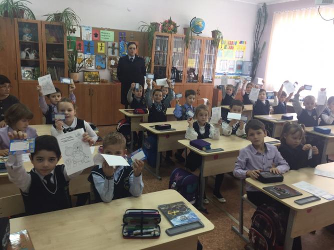 Сотрудники ГИБДД Калининского района провели открытые уроки в сельских школах