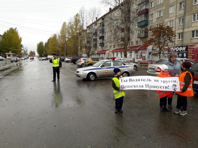В Кыштыме сотрудники Госавтоинспекции проводят мероприятия с детьми по дорожной грамотности