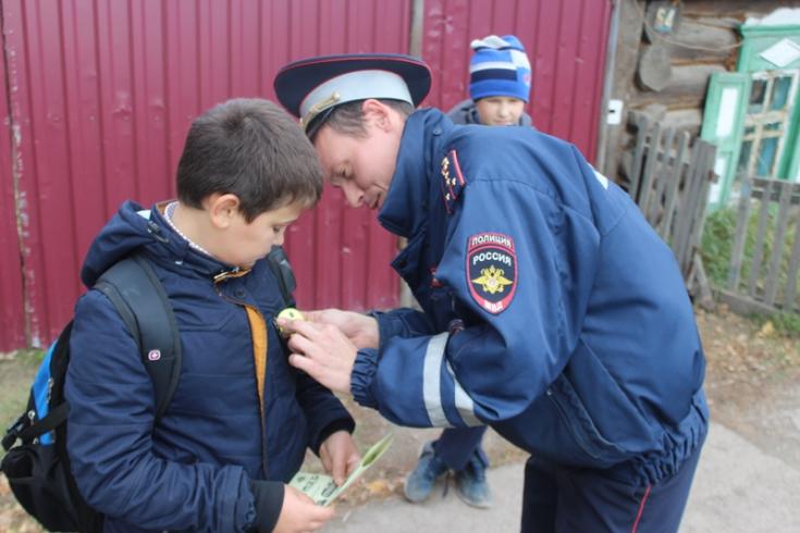 В Красноярском крае автоинспекторы провели профилактическую акцию «Будь ярким, стань заметным!»