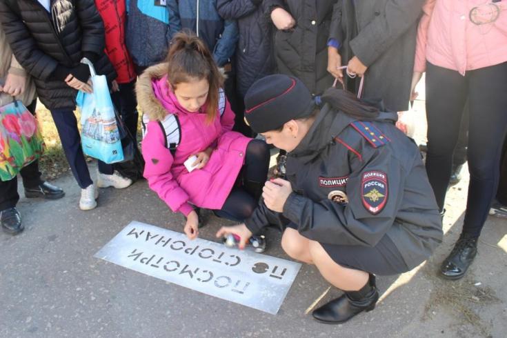 Пензенские автоинспекторы и юные инспекторы движения школы №74 призвали пешеходов к безопасности