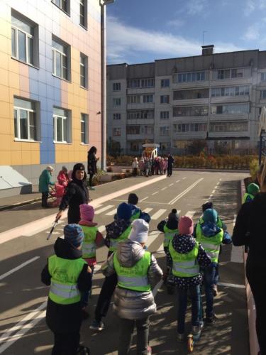 Сотрудники ГИБДД повторили с дошколятами города Рязани азы дорожной грамотности