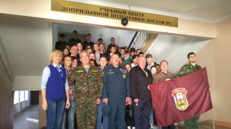 В Чистопольской ТШ ДОСААФ РТ прошла встреча учащихся учебных заведений города с курсантами школы