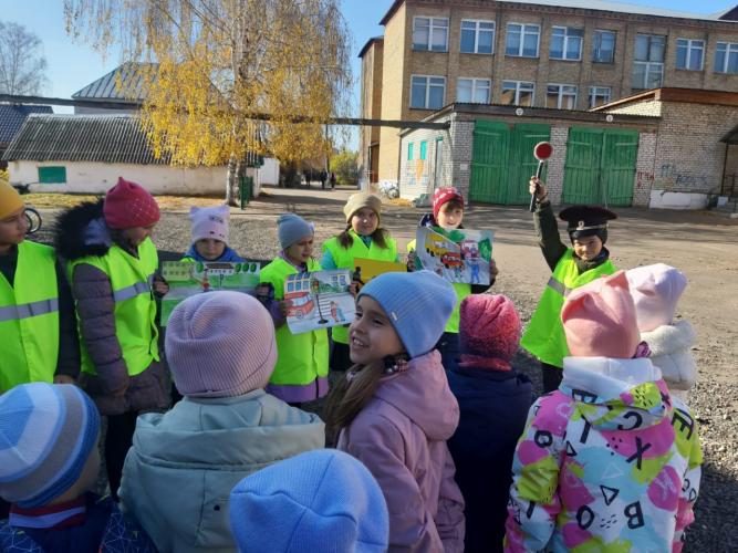 В Зубово-Поляне полицейские вместе с детьми призвали граждан быть внимательнее