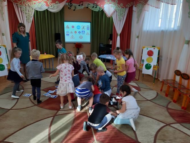 В детском саду города Гусев прошла викторина «Знатоки ПДД»