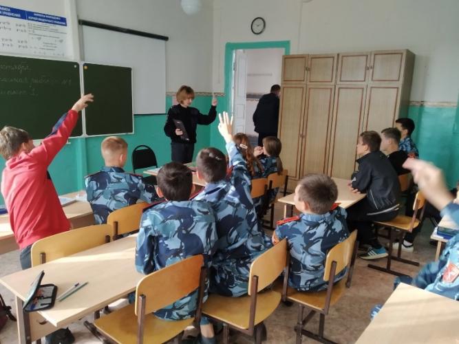 Пугачевских школьников проверили на знание ПДД