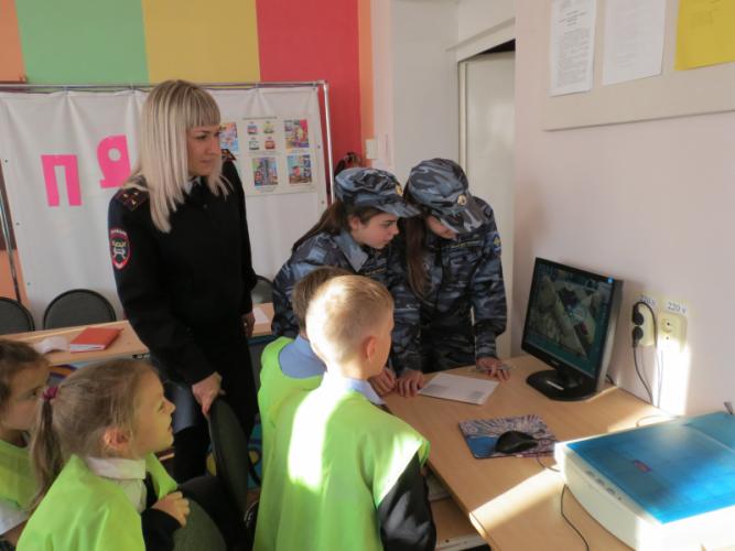 В Вольске госавтоинспекторы провели профилактическое мероприятие «Дорога – не игра!»