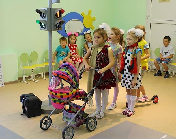 Госавтоинспекторы Красноярского края приняли участие в открытии еще одного мобильного автогородка в детском саду