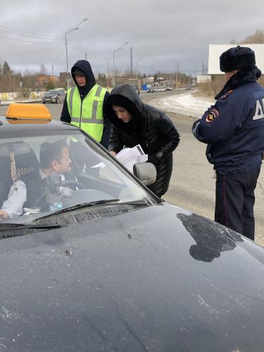 В Югре сотрудники ГИБДД и налоговой инспекции  проводят совместные рейды