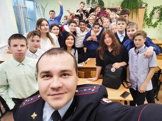 Автоинспекторы приняли участие в серии мероприятии «Дни профилактики» в общеобразовательных учреждениях