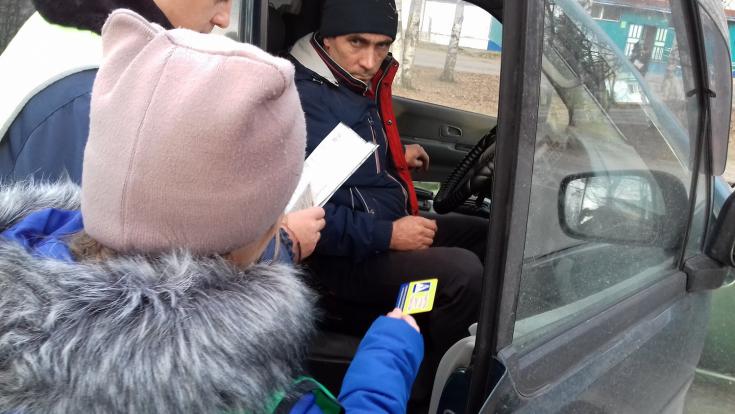 В Томской области сотрудники ГИБДД и ПДН провели акцию «Дети за безопасность на дорогах!»