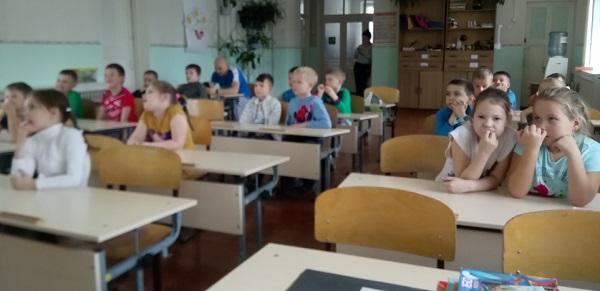 Более 400 воспитанников пришкольных лагерей повторили правила дорожной безопасности