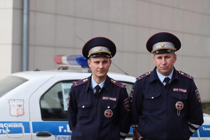 Сотрудники ДПС  спасли людей на пожаре.