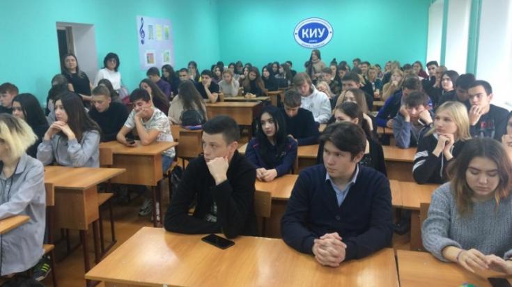 В рамках кампании «Осенние каникулы» работники ГБУ "Безопасность дорожного движения" проводят профилактические мероприятия с учащимися вузов