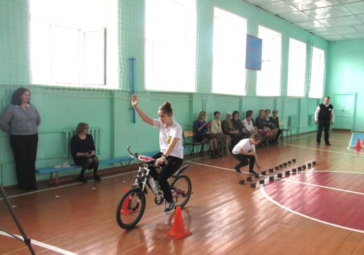 Семья главного редактора липецкого регионального пресс-центра ЮИД провела тренировку по дорожной безопасности