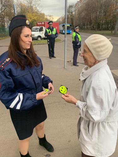Госавтоинспекторы ЮВАО г. Москвы провела акцию «Пожилой пешеход»