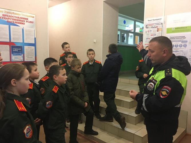 В Татарстане курсанты кадетской школы отправились на экскурсию в отделение ГИБДД