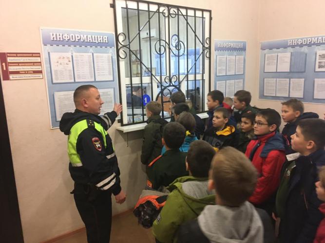 В Татарстане курсанты кадетской школы отправились на экскурсию в отделение ГИБДД