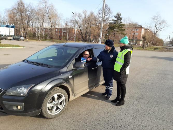 «Водитель, будь внимателен» с такой просьбой сотрудники ГИБДД обратились к омским автомобилистам.