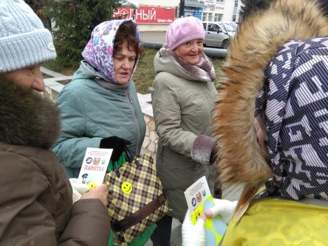 ЮИДовцы Татарстана помогли пенсионерам стать заметнее на дорогах с помощью световозвращающих элементов